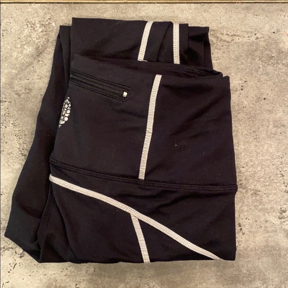 High Rise 7/8 You’re A Peach Leggings- Black